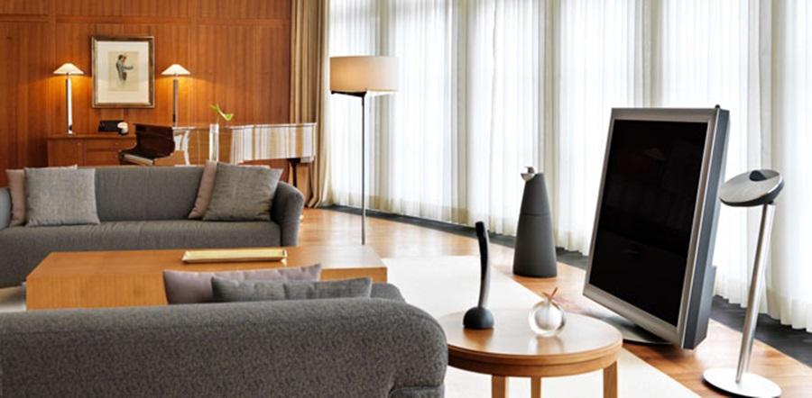 Conrad Hamburg Hotel Екстериор снимка Bowers & Wilkins Zeppelin
