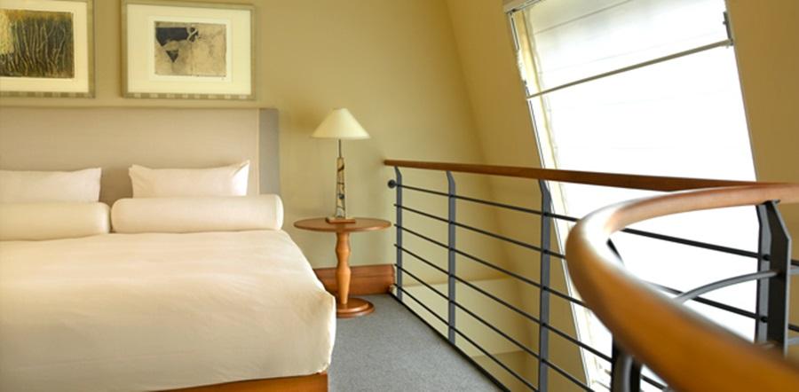 Conrad Hamburg Hotel Екстериор снимка A room at the hotel