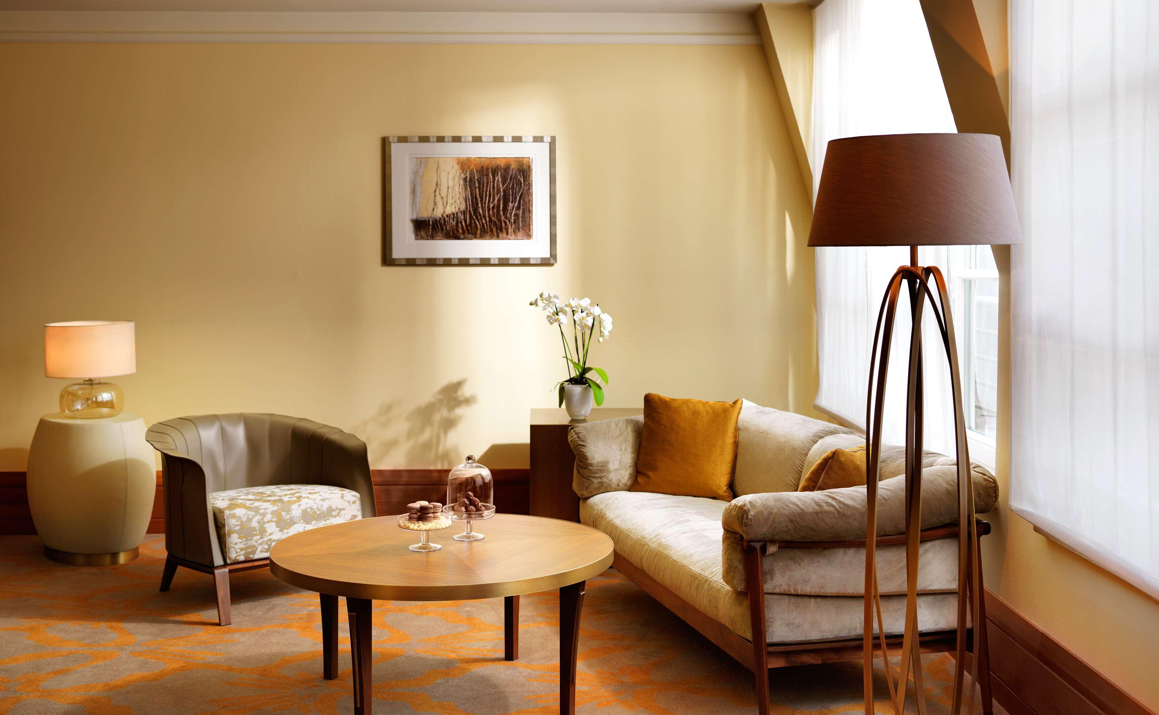 Conrad Hamburg Hotel Екстериор снимка A suite at the Mandarin Oriental, Munich