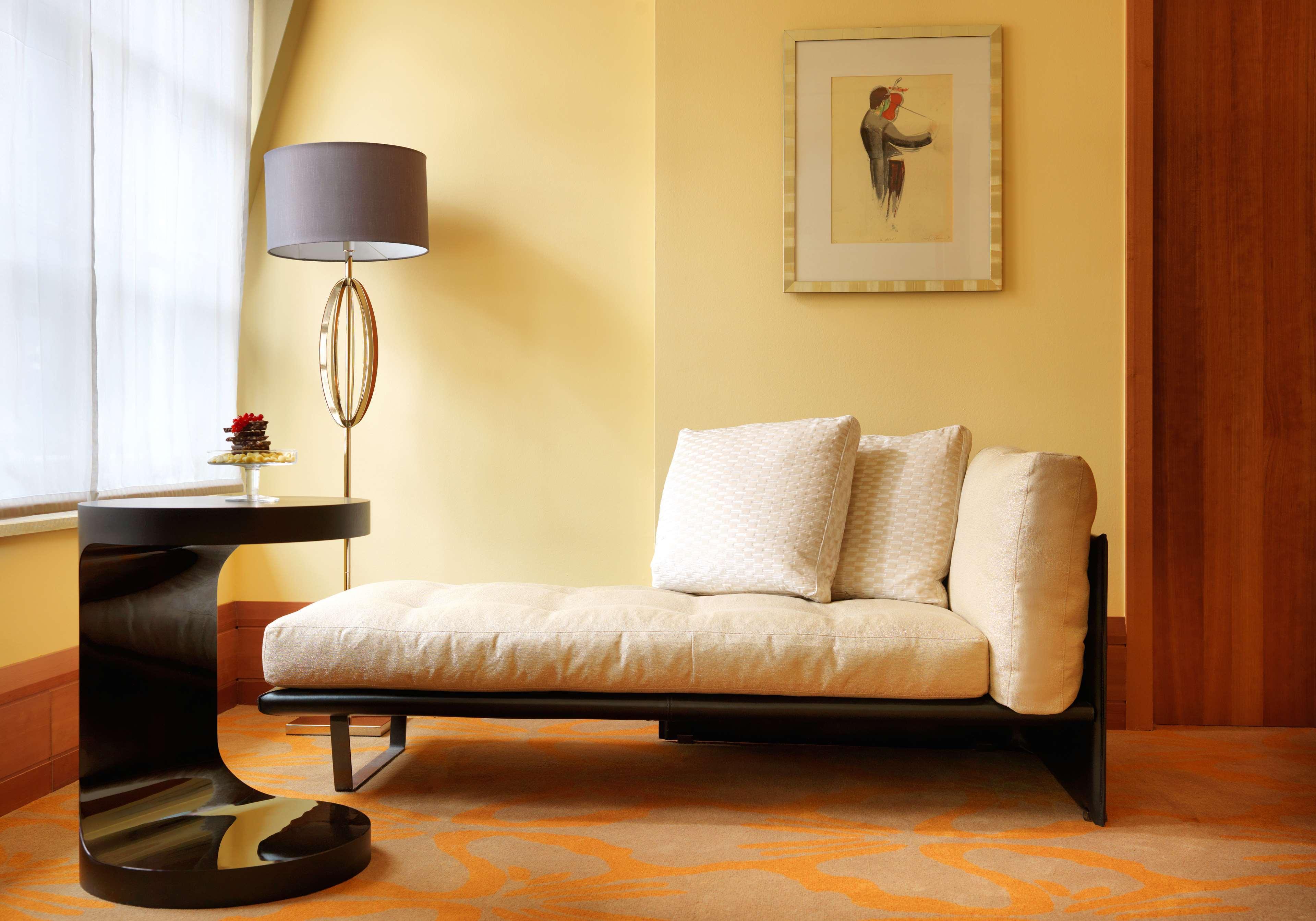 Conrad Hamburg Hotel Екстериор снимка A daybed