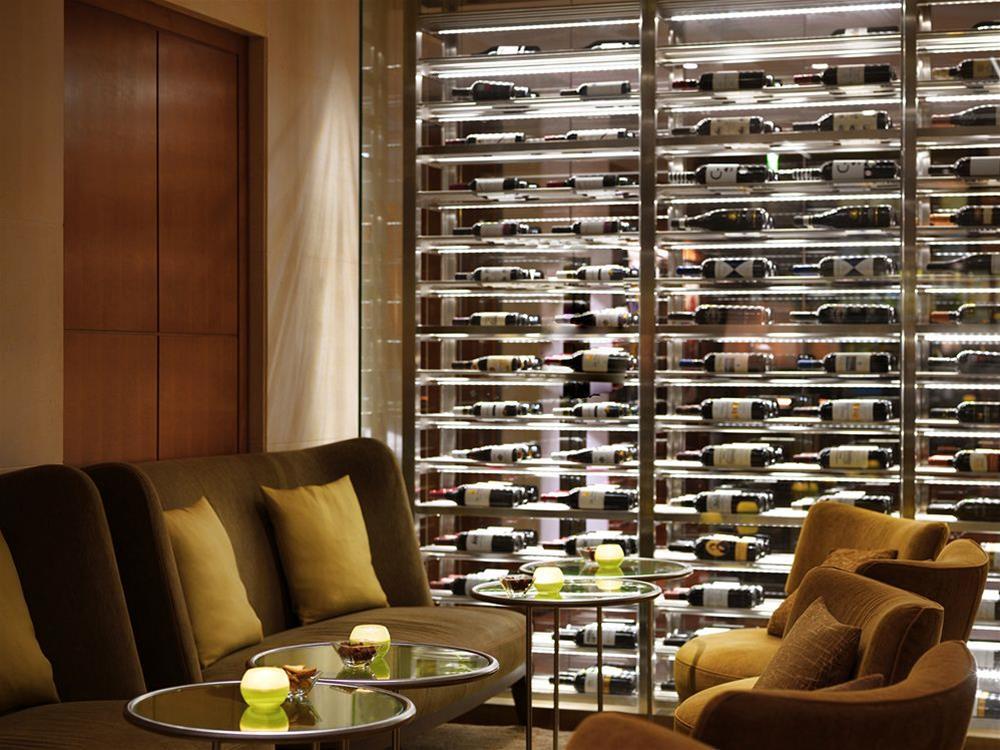 Conrad Hamburg Hotel Екстериор снимка Wine rack