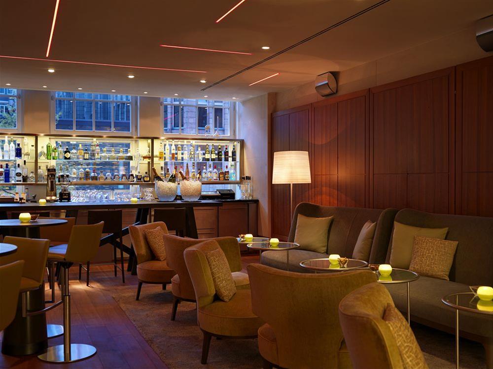 Conrad Hamburg Hotel Екстериор снимка The bar at the Connaught